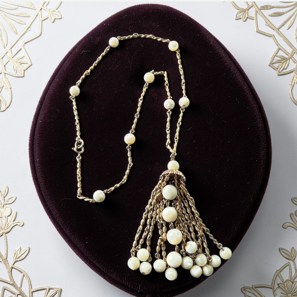 Rare 1930’s Vintage Napier Deco Mother of Pearl Bead Tassel Necklace